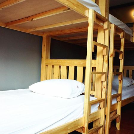 Ideer Hostel Bangkok Exteriör bild