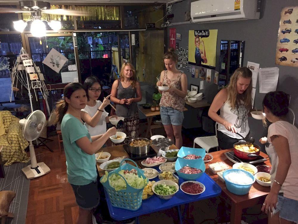 Ideer Hostel Bangkok Exteriör bild
